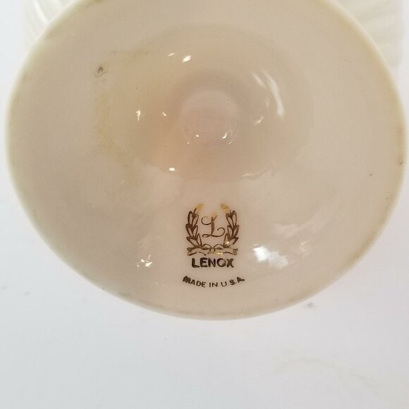 Vintage Lenox Swirl Vase 24 KT Gold Trim Bud Flower 7” Bone China Wedding - Picture 4 of 4